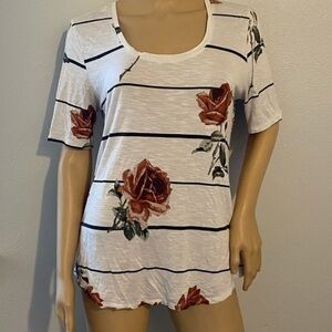 24/7 floral top size M